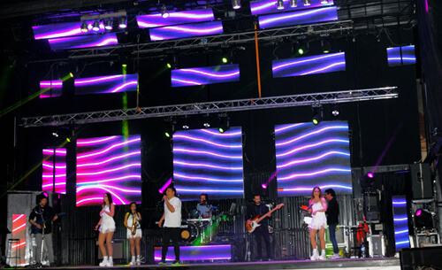 alquilar camion escenario leon