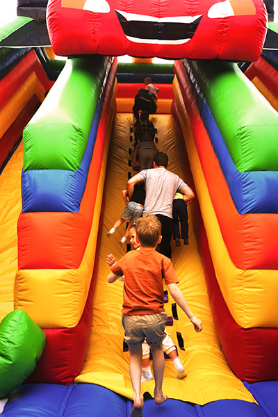 alquilar castillos hinchables leon